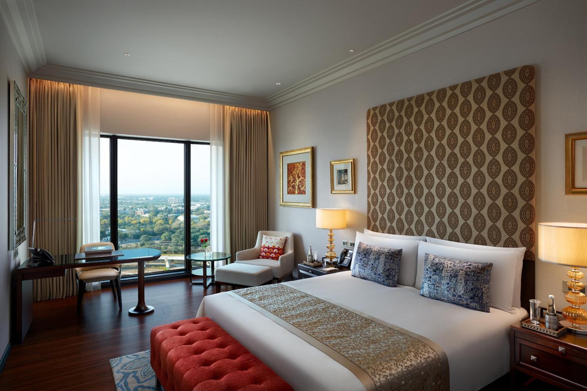 The Leela Gandhinagar Hotel Exterior foto