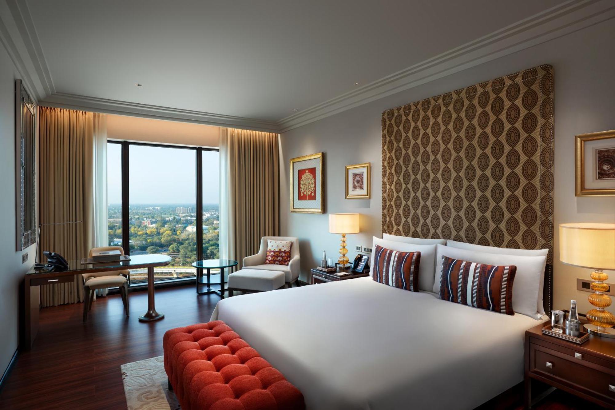 The Leela Gandhinagar Hotel Exterior foto